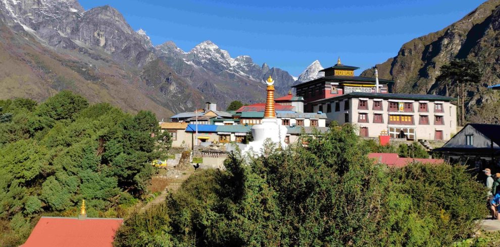 morning view of tengboche monastery in the everest region