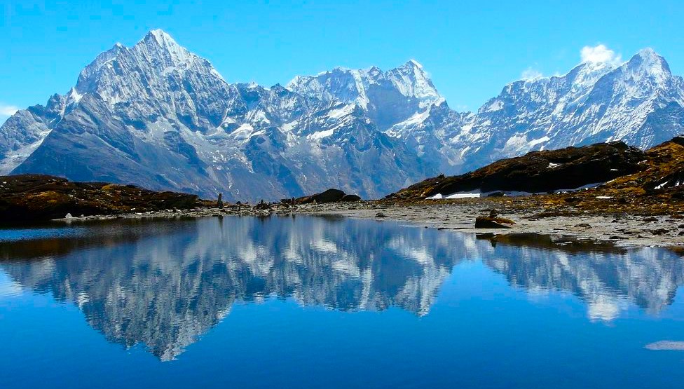 panoramic view of kongde lake